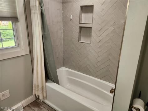 376 Wallace Drive Berea OH 44017