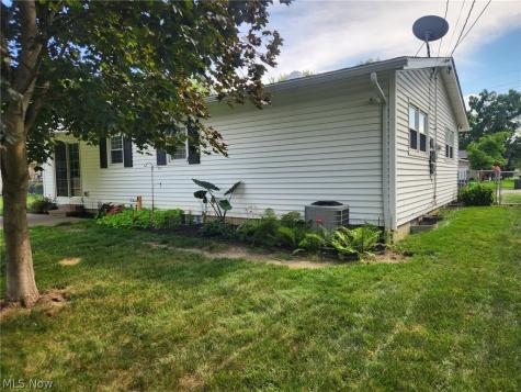 376 Wallace Drive Berea OH 44017