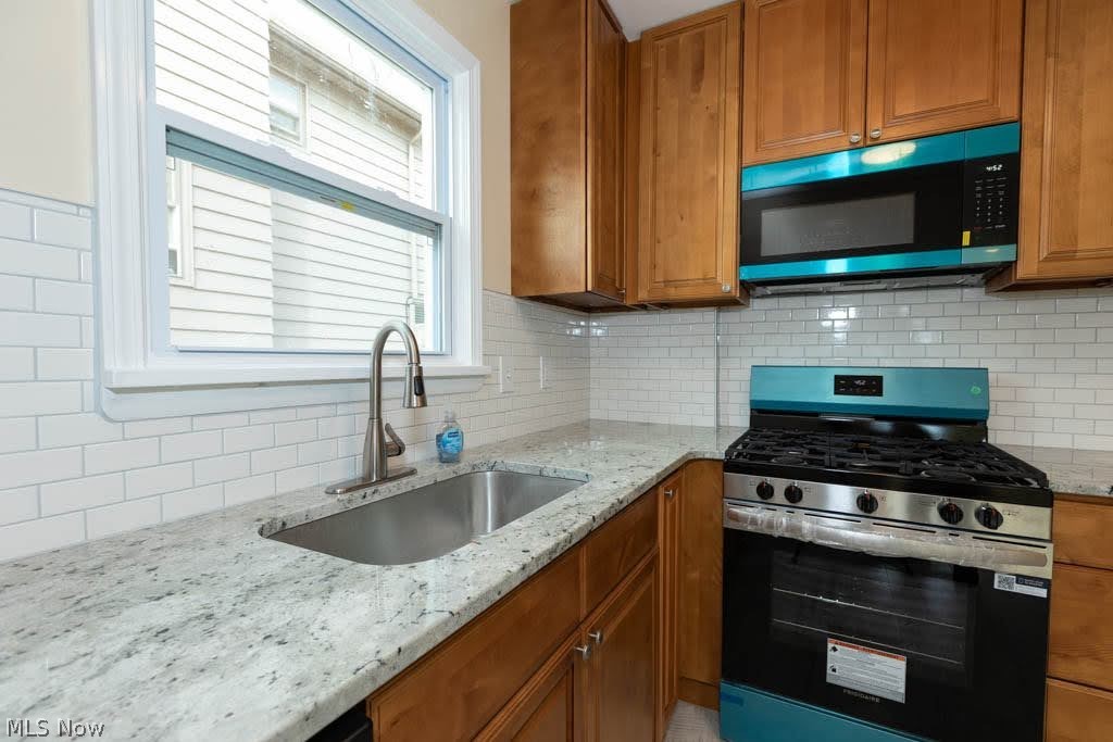 3720 Washington Park Newburgh Heights OH 44105
