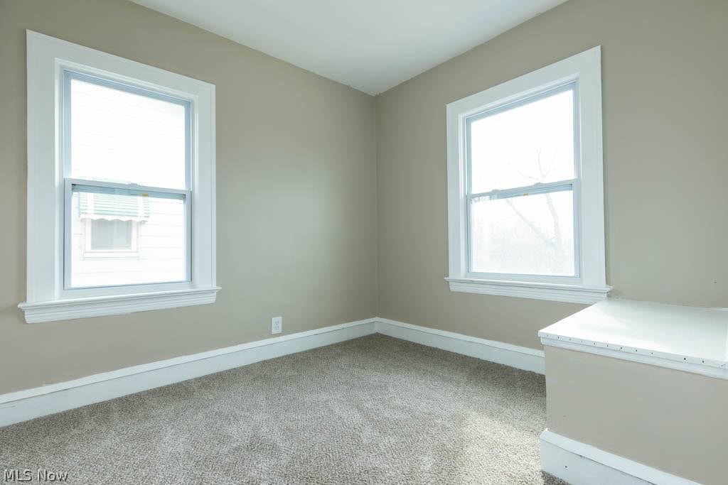 3720 Washington Park Newburgh Heights OH 44105