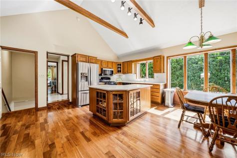 6666 Ridgebury Boulevard Mayfield Heights OH 44124