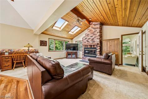 6666 Ridgebury Boulevard Mayfield Heights OH 44124