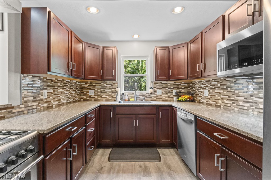 1942 Edwards Drive Akron OH 44306