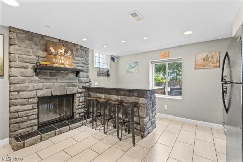 1942 Edwards Drive Akron OH 44306