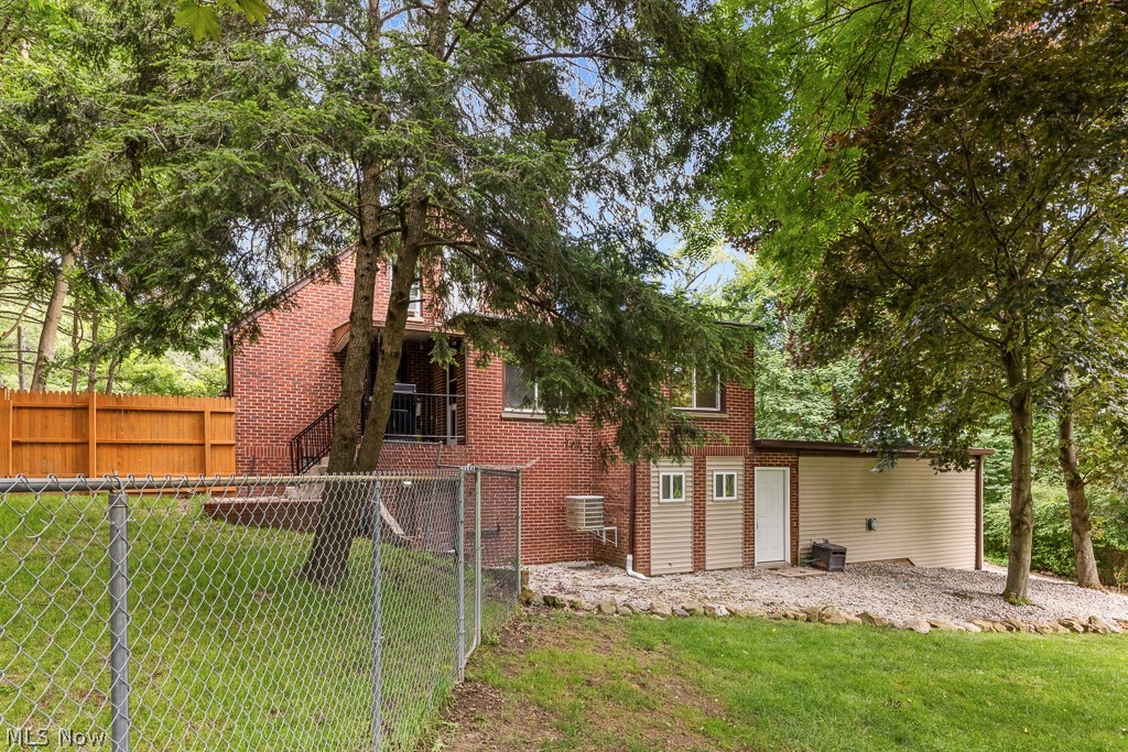 1942 Edwards Drive Akron OH 44306