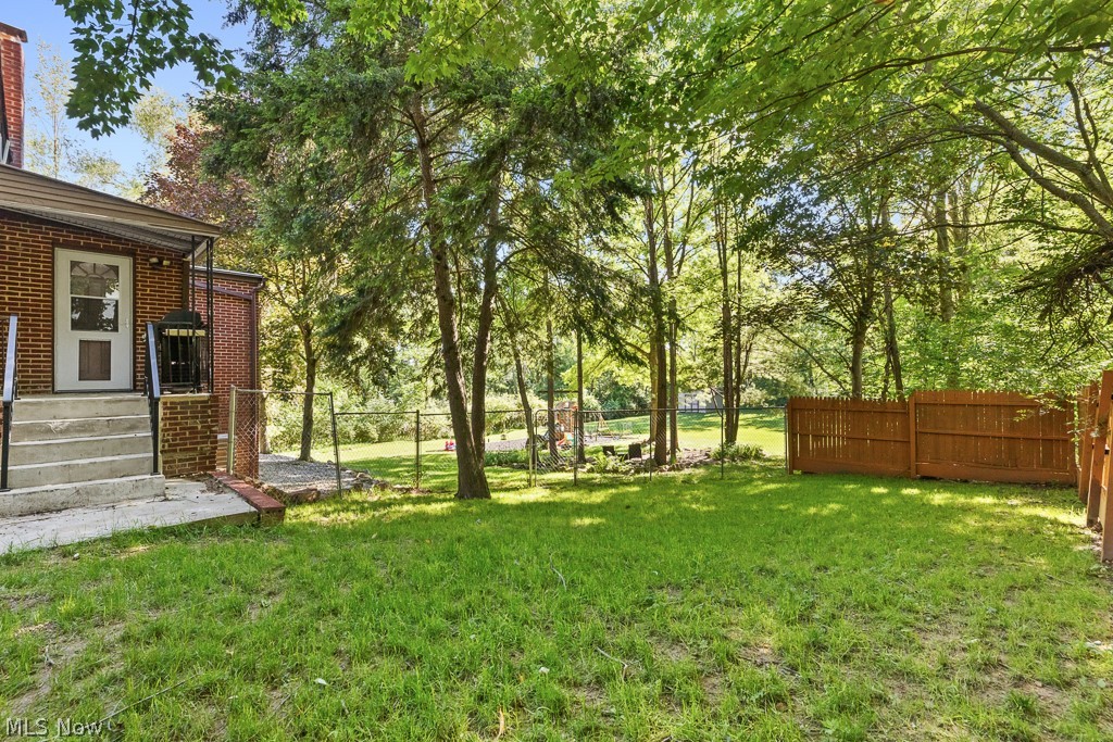 1942 Edwards Drive Akron OH 44306