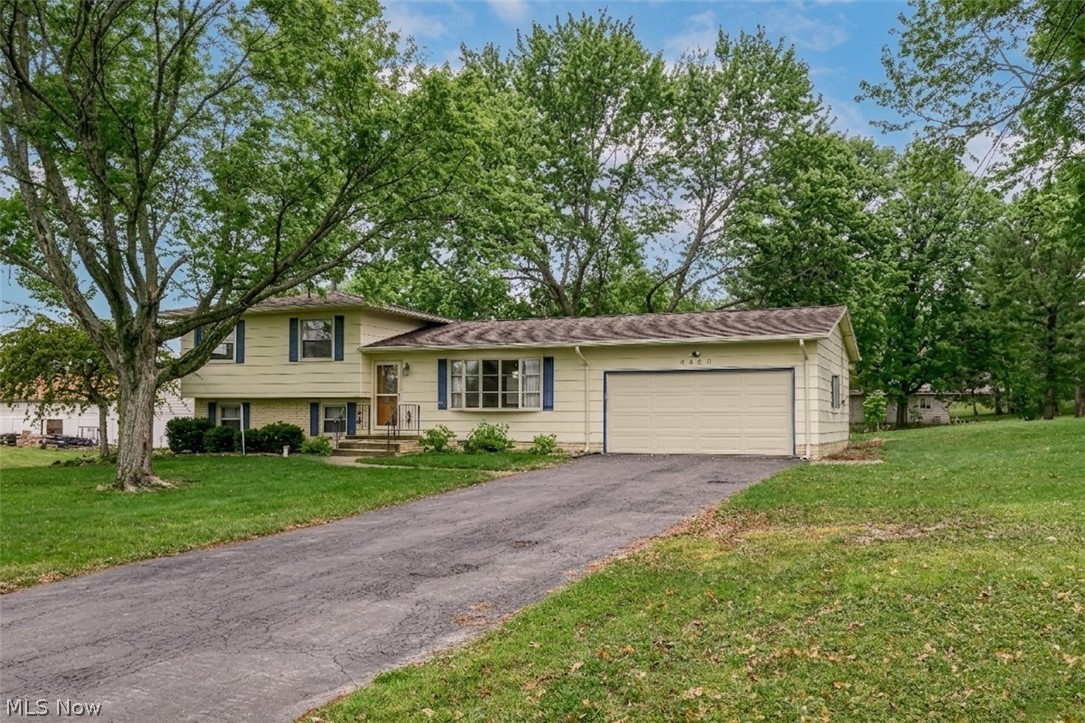 6860 Beridge Street Louisville OH 44641