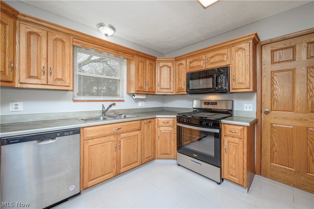 6860 Beridge Street Louisville OH 44641