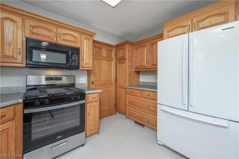 6860 Beridge Street Louisville OH 44641