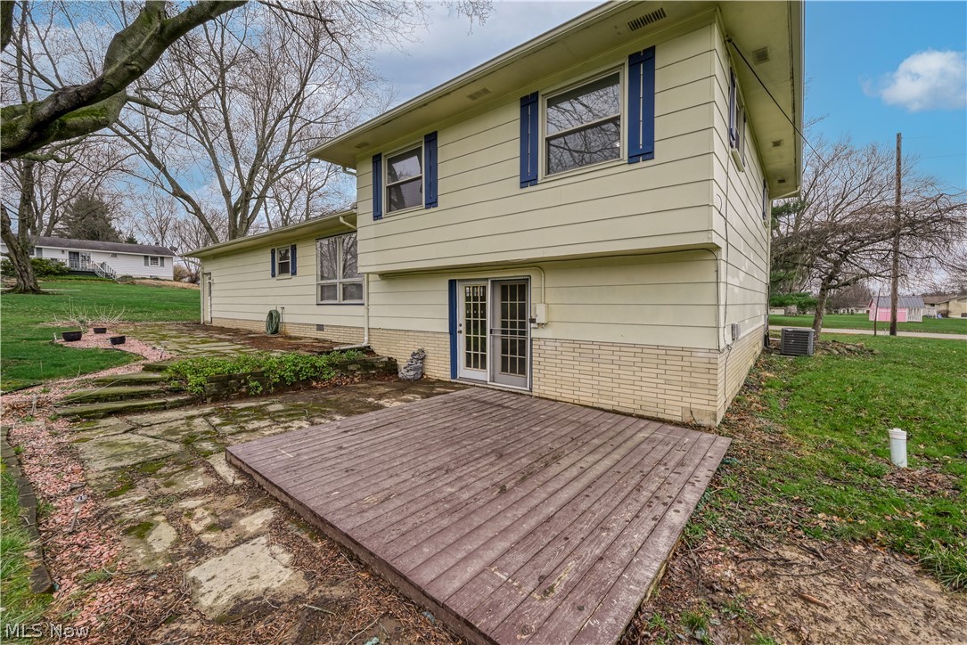 6860 Beridge Street Louisville OH 44641