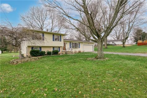 6860 Beridge Street Louisville OH 44641