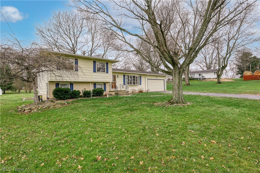 6860 Beridge Street Louisville OH 44641