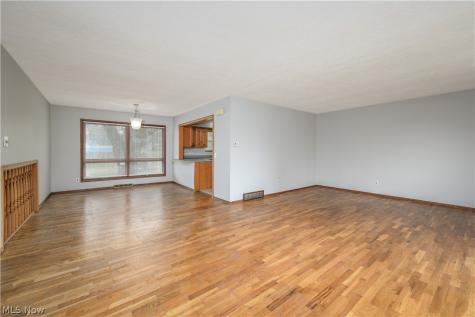 6860 Beridge Street Louisville OH 44641