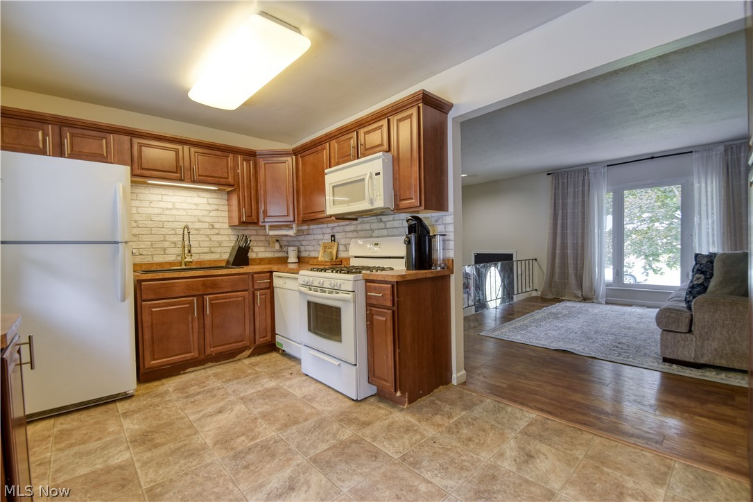 502 Roosevelt Drive Geneva OH 44041
