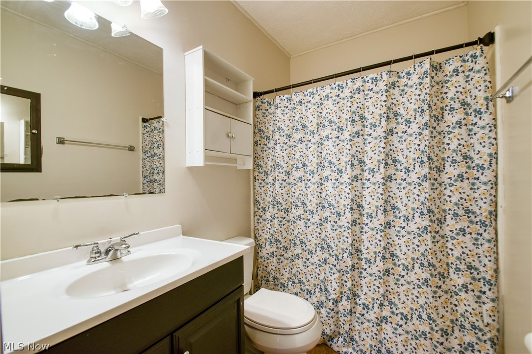502 Roosevelt Drive Geneva OH 44041
