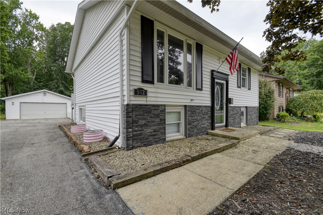 502 Roosevelt Drive Geneva OH 44041