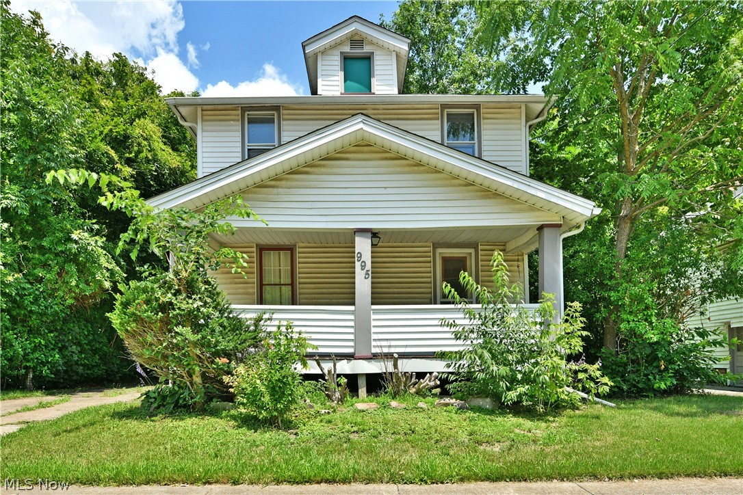 995 Glenwood Street NE Warren OH 44483