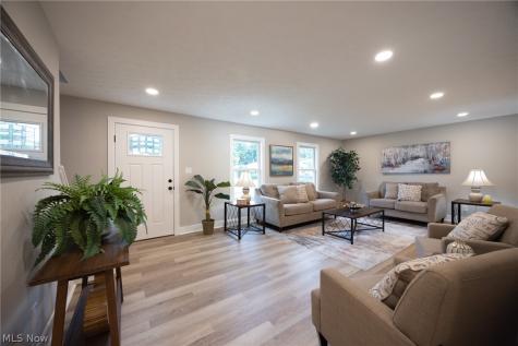 399 Ridgewood Drive Eastlake OH 44095