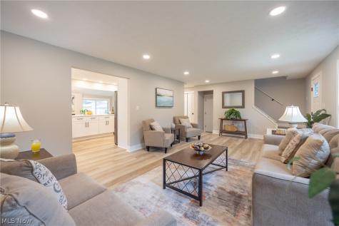 399 Ridgewood Drive Eastlake OH 44095
