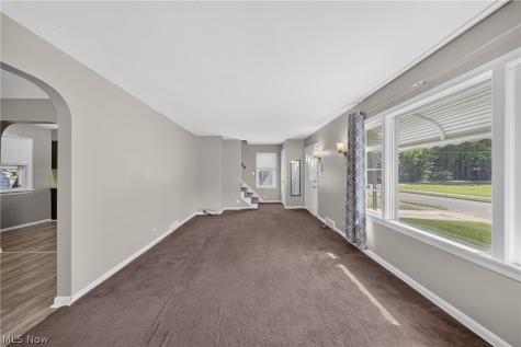 378 Hillwood Drive Akron OH 44320