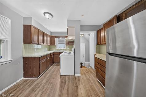 378 Hillwood Drive Akron OH 44320