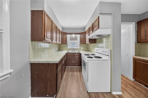 378 Hillwood Drive Akron OH 44320