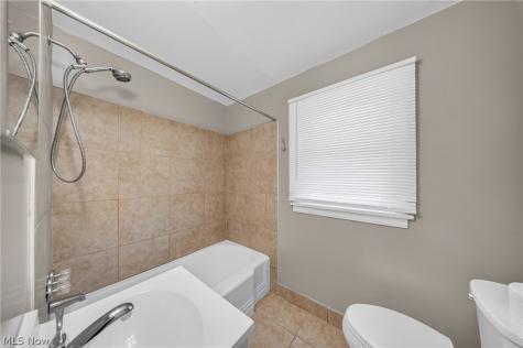 378 Hillwood Drive Akron OH 44320