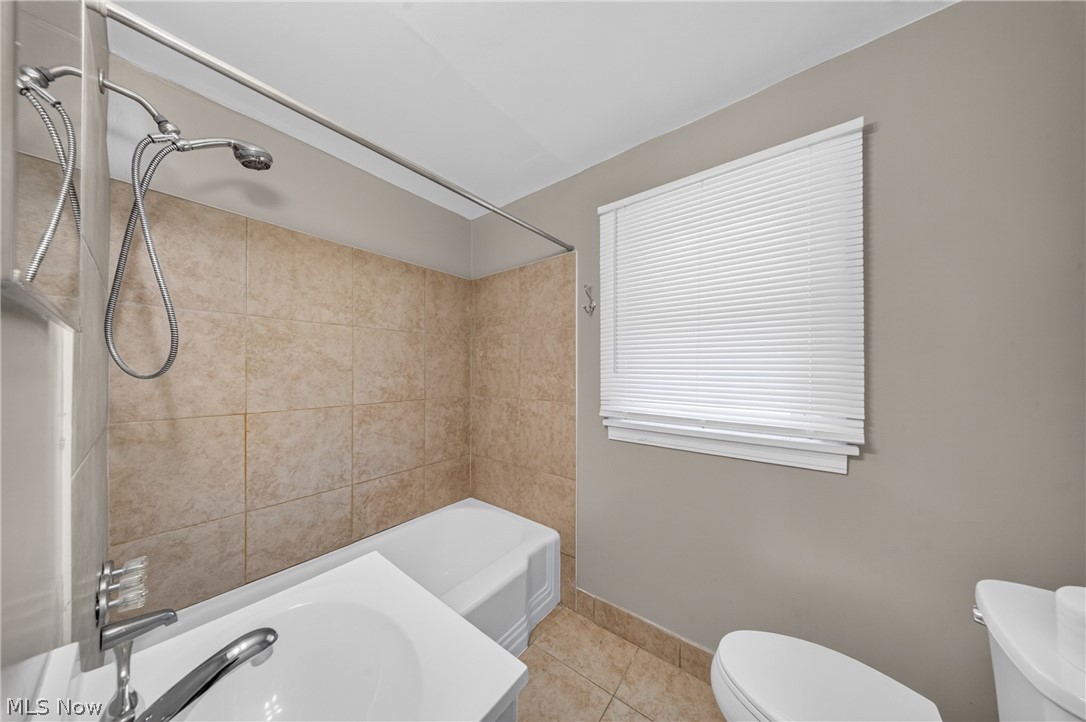 378 Hillwood Drive Akron OH 44320