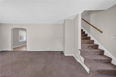 378 Hillwood Drive Akron OH 44320