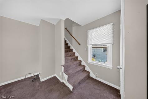 378 Hillwood Drive Akron OH 44320