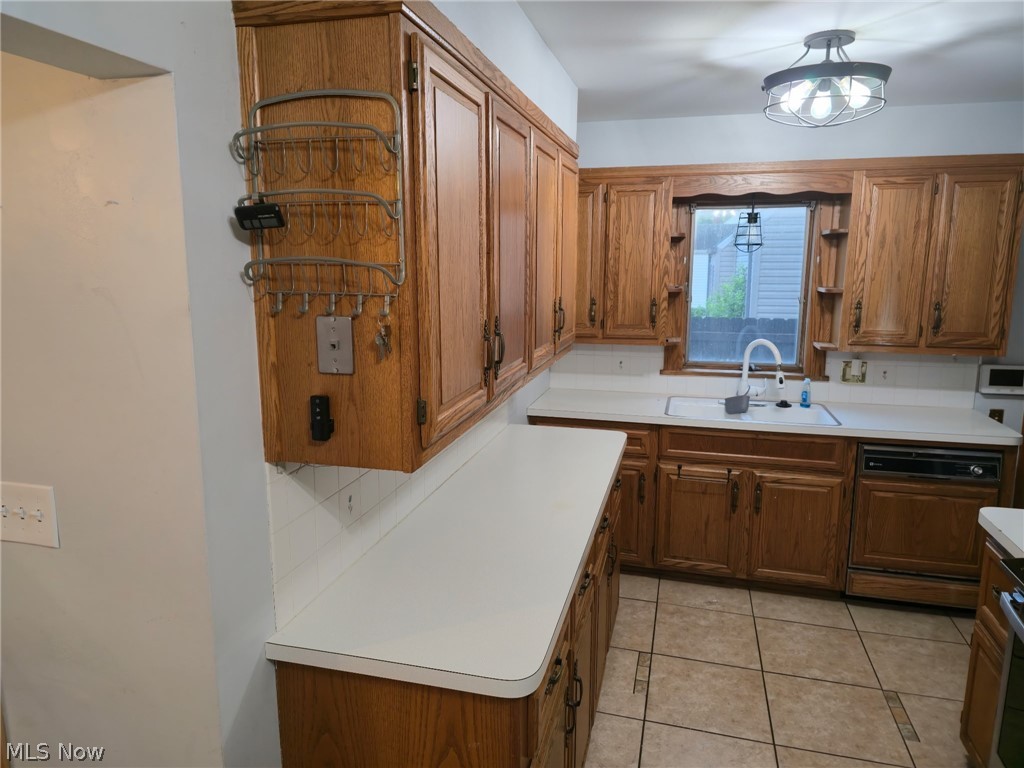 1853 Evergreen Avenue Akron OH 44301