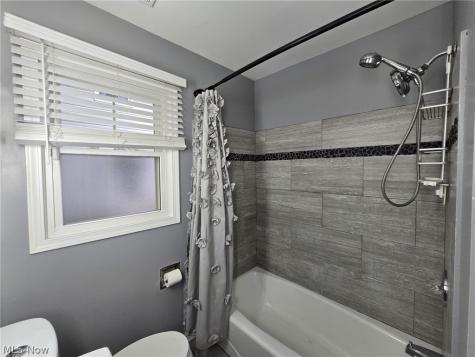 1853 Evergreen Avenue Akron OH 44301