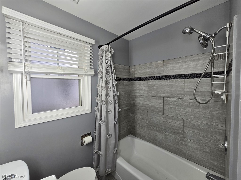 1853 Evergreen Avenue Akron OH 44301