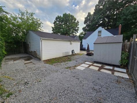 1853 Evergreen Avenue Akron OH 44301