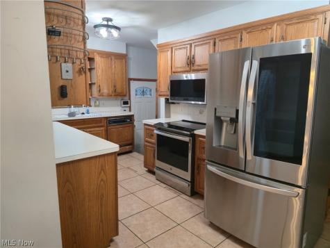 1853 Evergreen Avenue Akron OH 44301