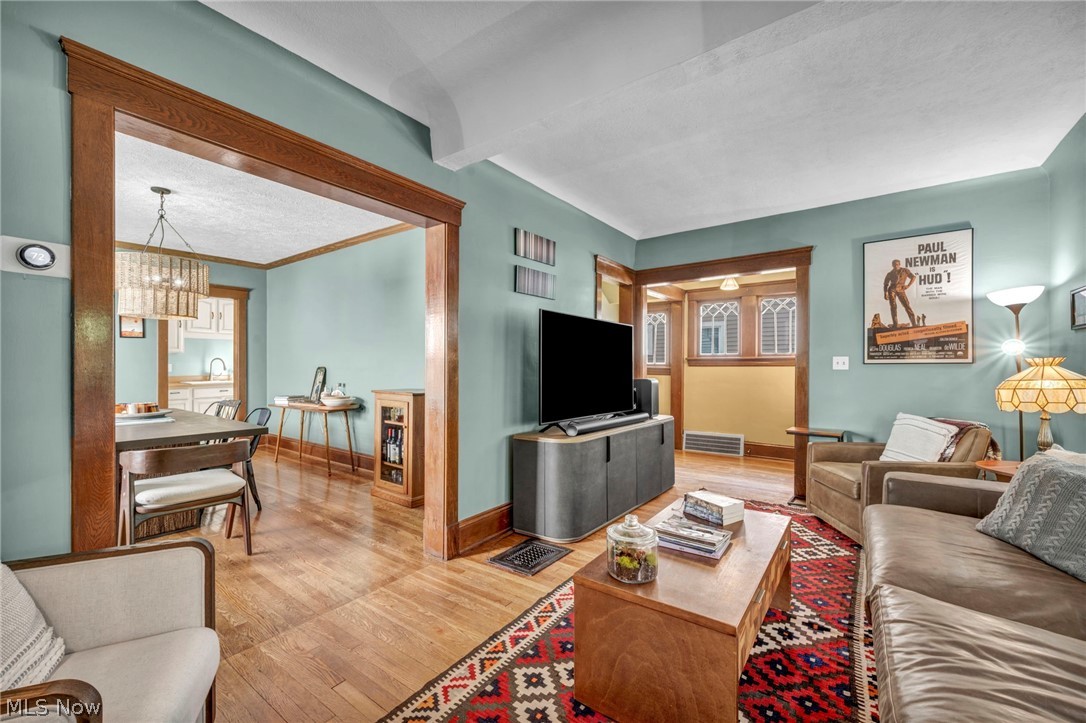 1593 Cohassett Avenue Lakewood OH 44107