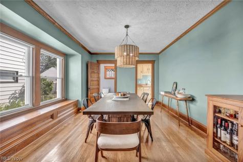 1593 Cohassett Avenue Lakewood OH 44107