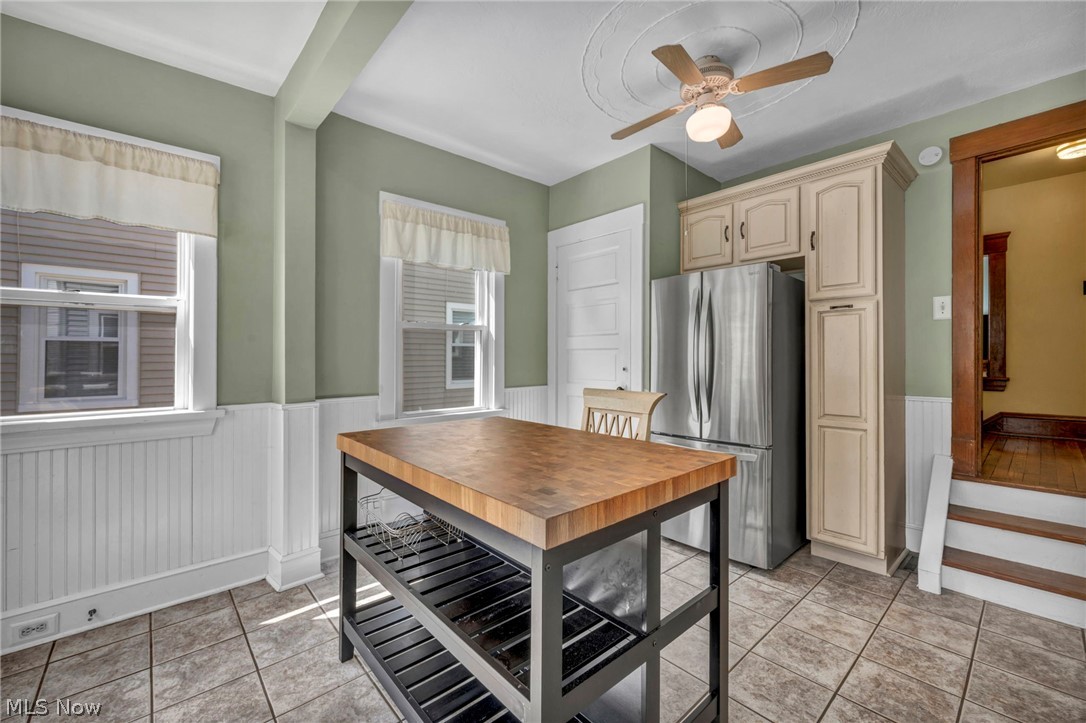 1593 Cohassett Avenue Lakewood OH 44107