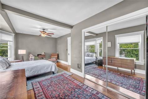 1593 Cohassett Avenue Lakewood OH 44107