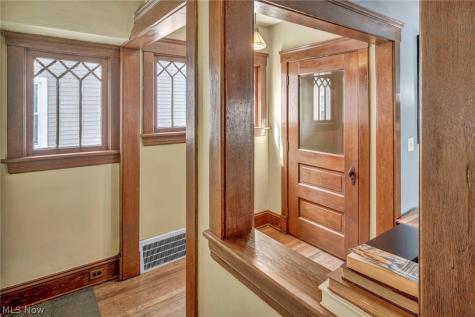 1593 Cohassett Avenue Lakewood OH 44107