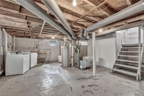 1593 Cohassett Avenue Lakewood OH 44107
