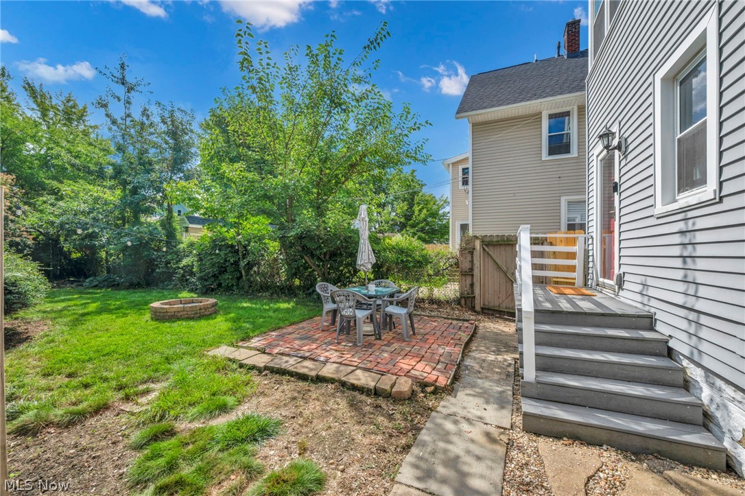 1593 Cohassett Avenue Lakewood OH 44107