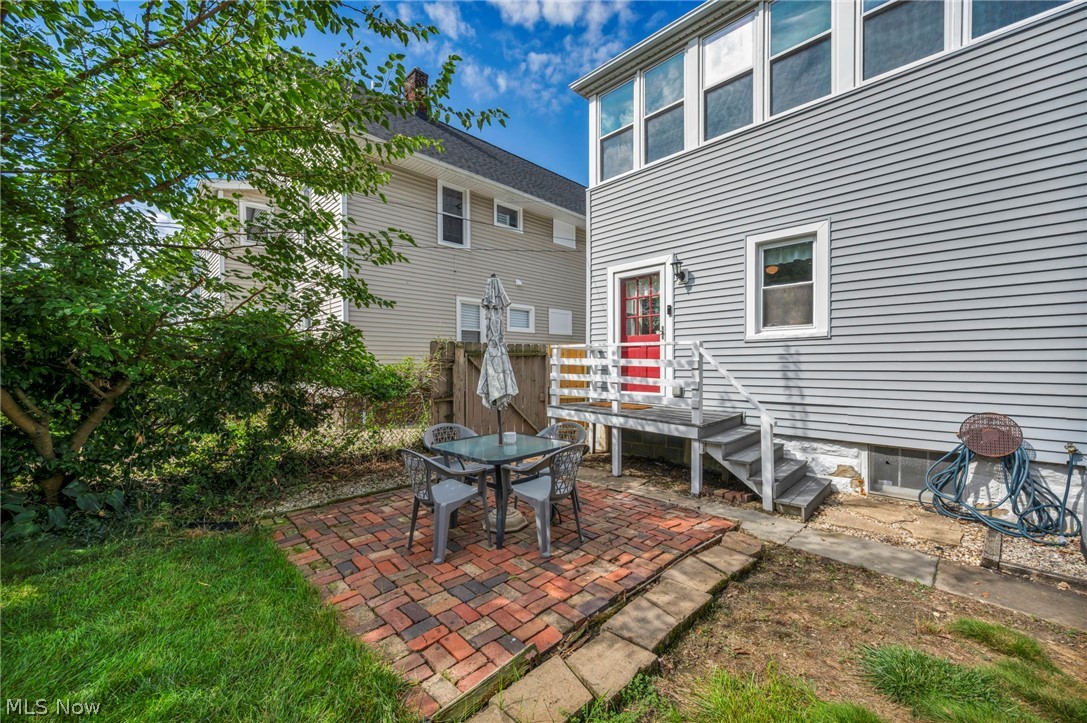 1593 Cohassett Avenue Lakewood OH 44107