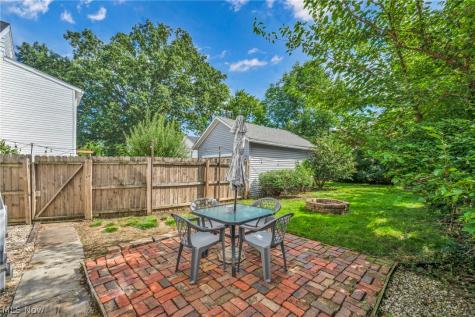 1593 Cohassett Avenue Lakewood OH 44107