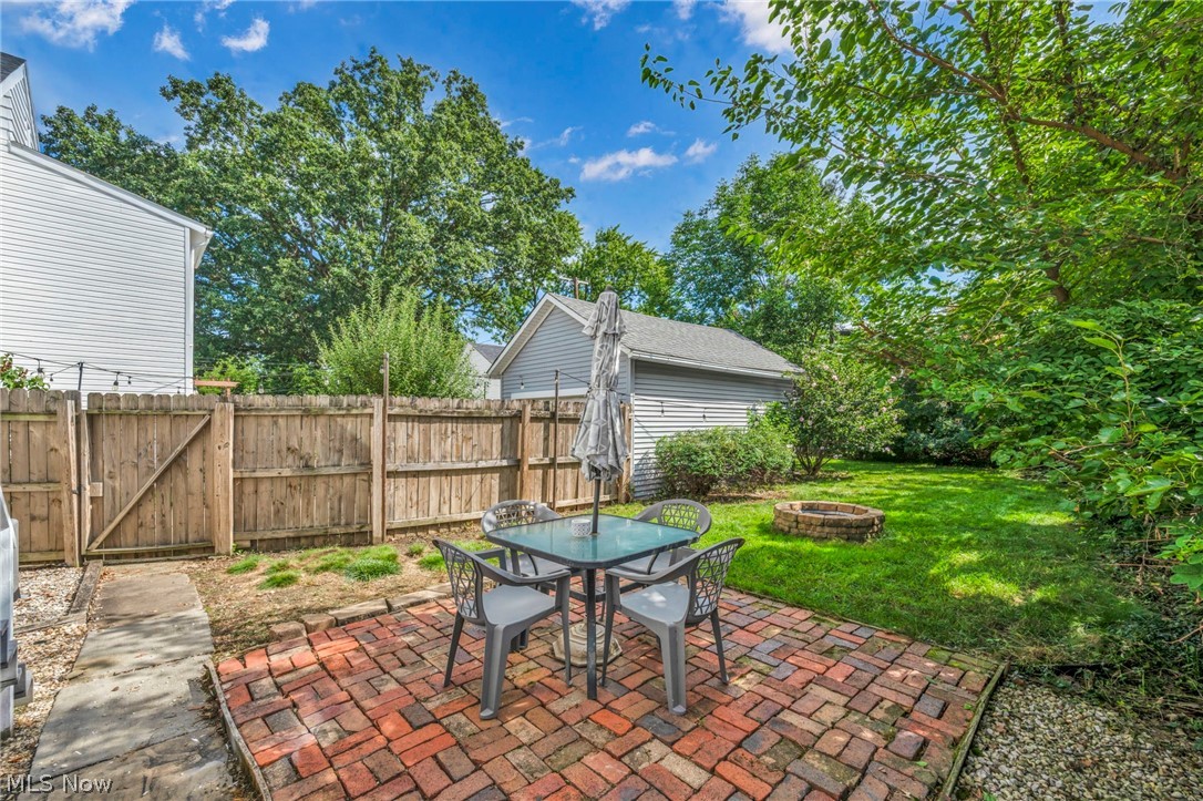 1593 Cohassett Avenue Lakewood OH 44107