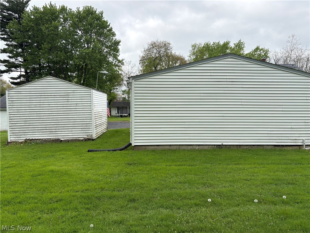 1478 Morris Street Mineral Ridge OH 44440