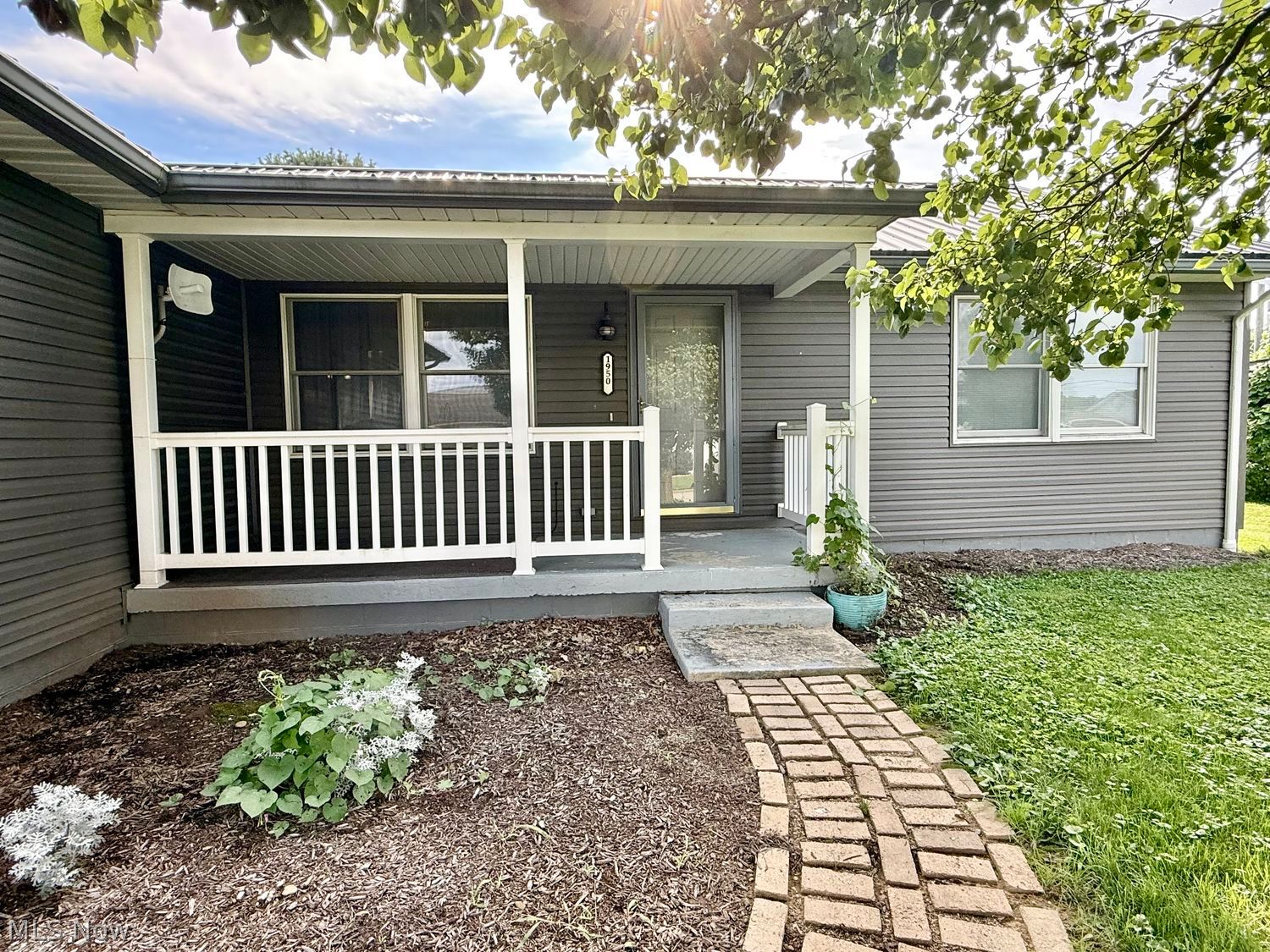 1950 Meredith Place Uhrichsville OH 44683