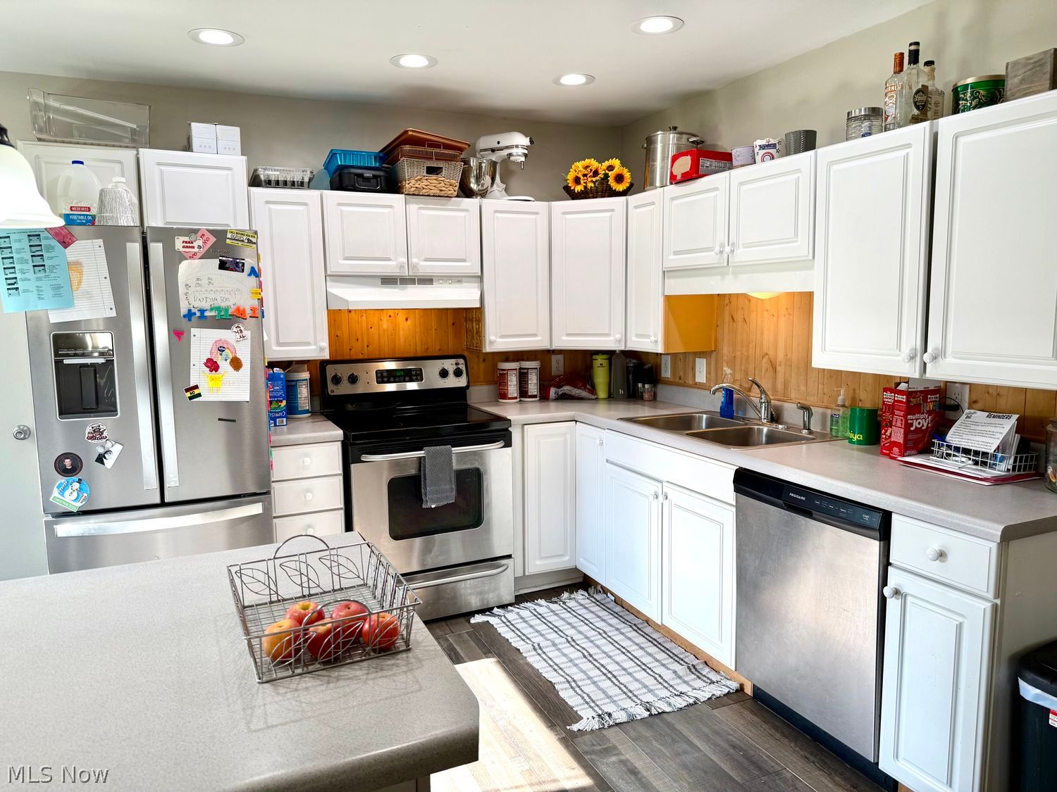 1950 Meredith Place Uhrichsville OH 44683