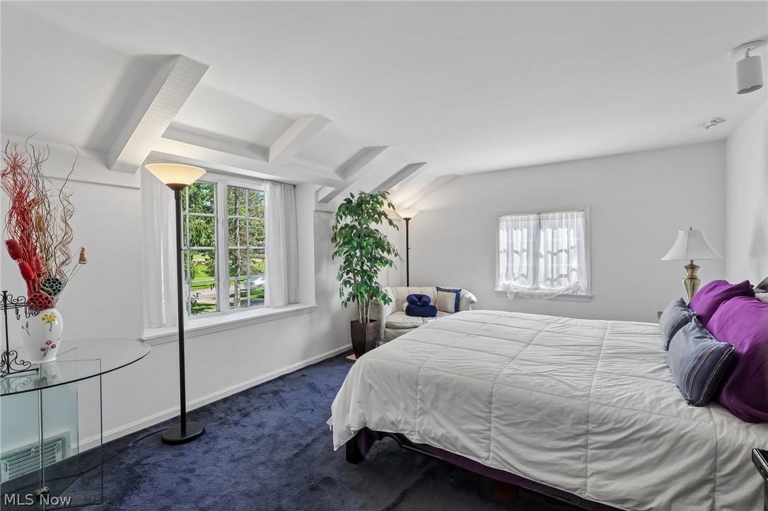 2964 Green Road Shaker Heights OH 44122