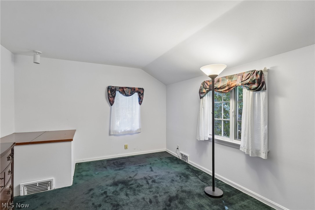 2964 Green Road Shaker Heights OH 44122